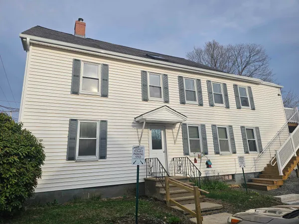 $2,350 | 48 4th Street, Unit 4, Dover, NH 03820