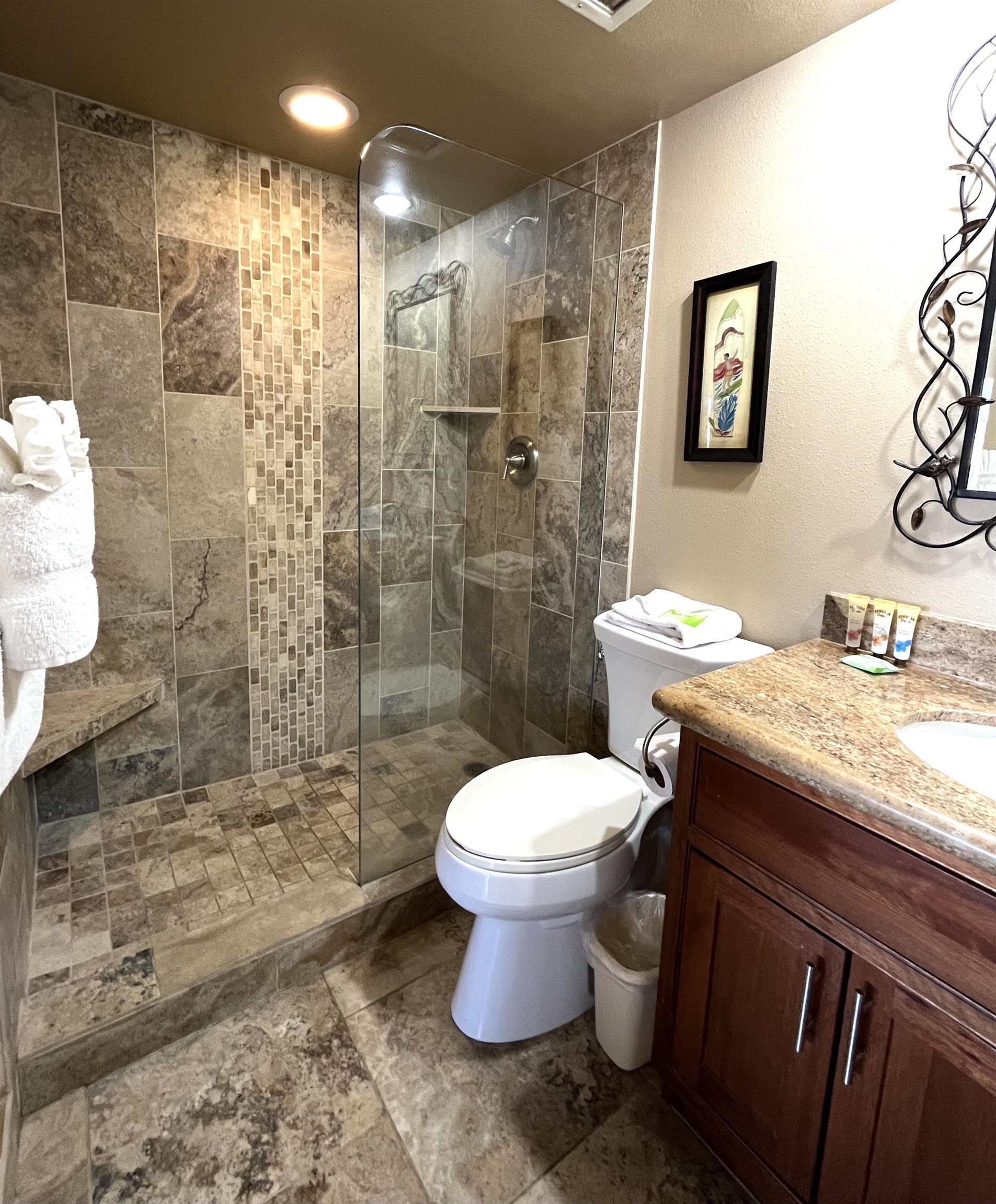 2575 South Kihei Road, Unit H414 Kihei, HI 96753 - Photo 16 of 30 a bathroom with a sink toilet and shower