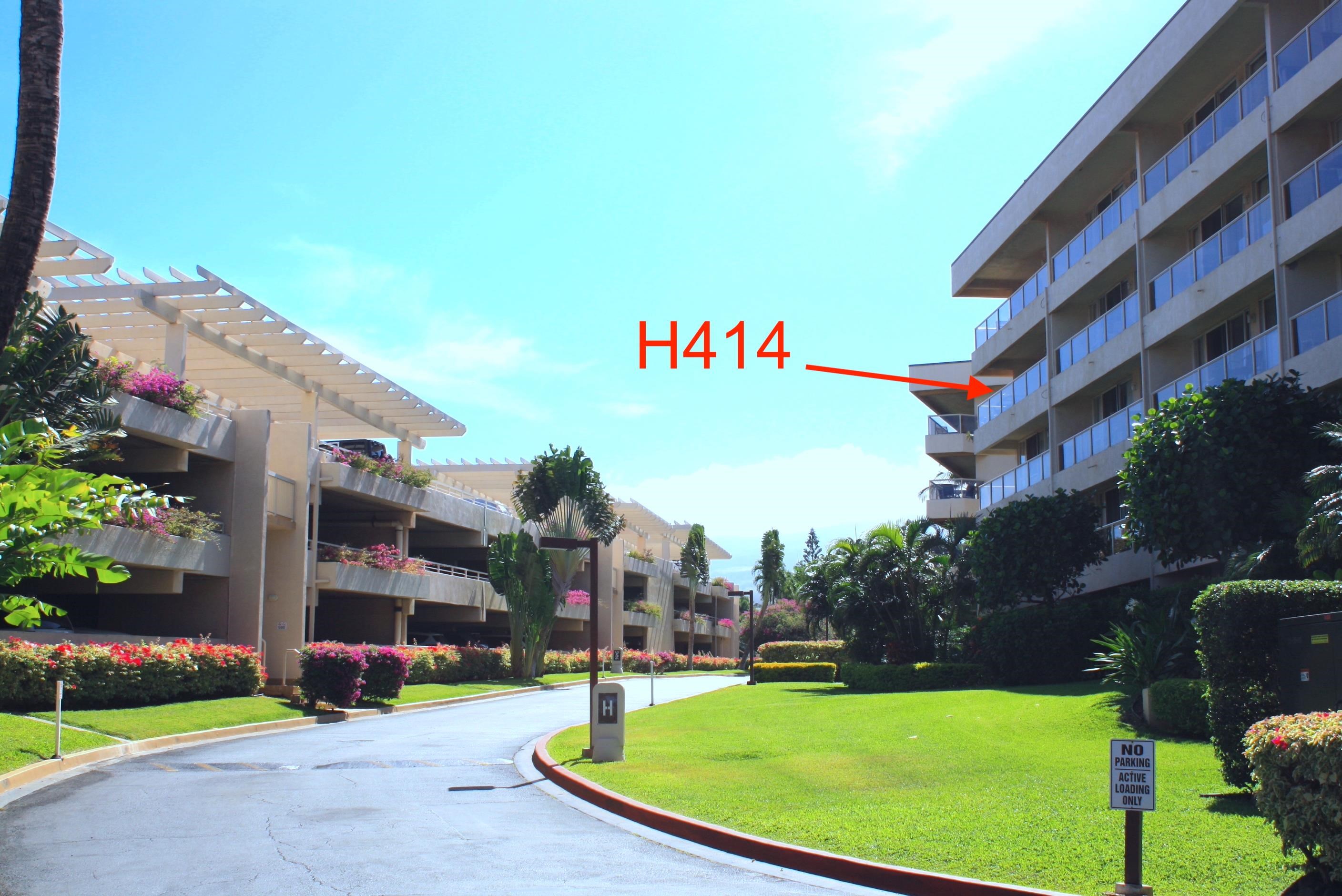 2575 South Kihei Road, Unit H414 Kihei, HI 96753 - Photo 22 of 30 a view of a building with a swimming pool