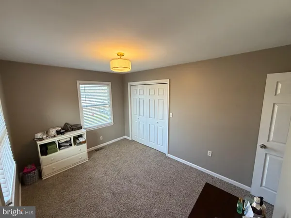 $2,050 | 281 Tall Oak Drive, Charles Town, WV 25414