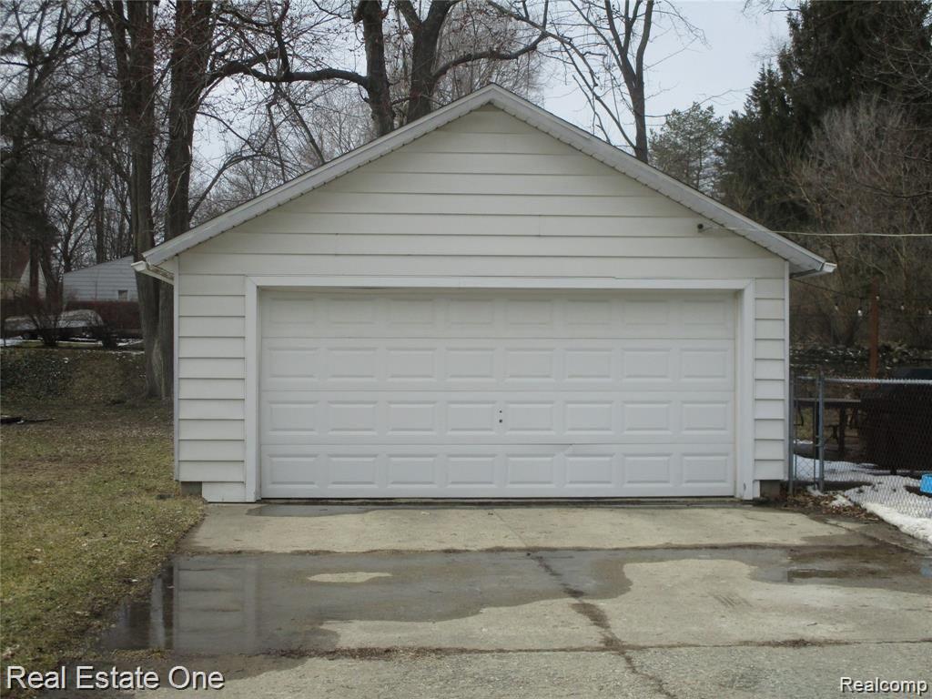 367 North Green Street Perry, MI 48872 - Photo 4 of 43 IMG_5170.JPG