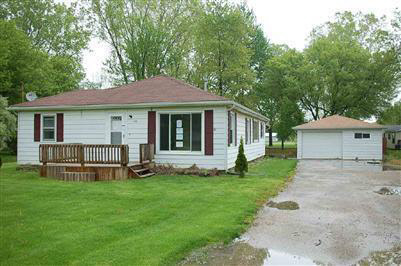 1233 South Genesee Road Burton, MI 48509 - Photo 1 of 14 20157084.JPG