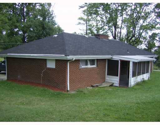 610 Moon Clinton Road Coraopolis, PA 15108 - Photo 7 of 9 Exterior Back.