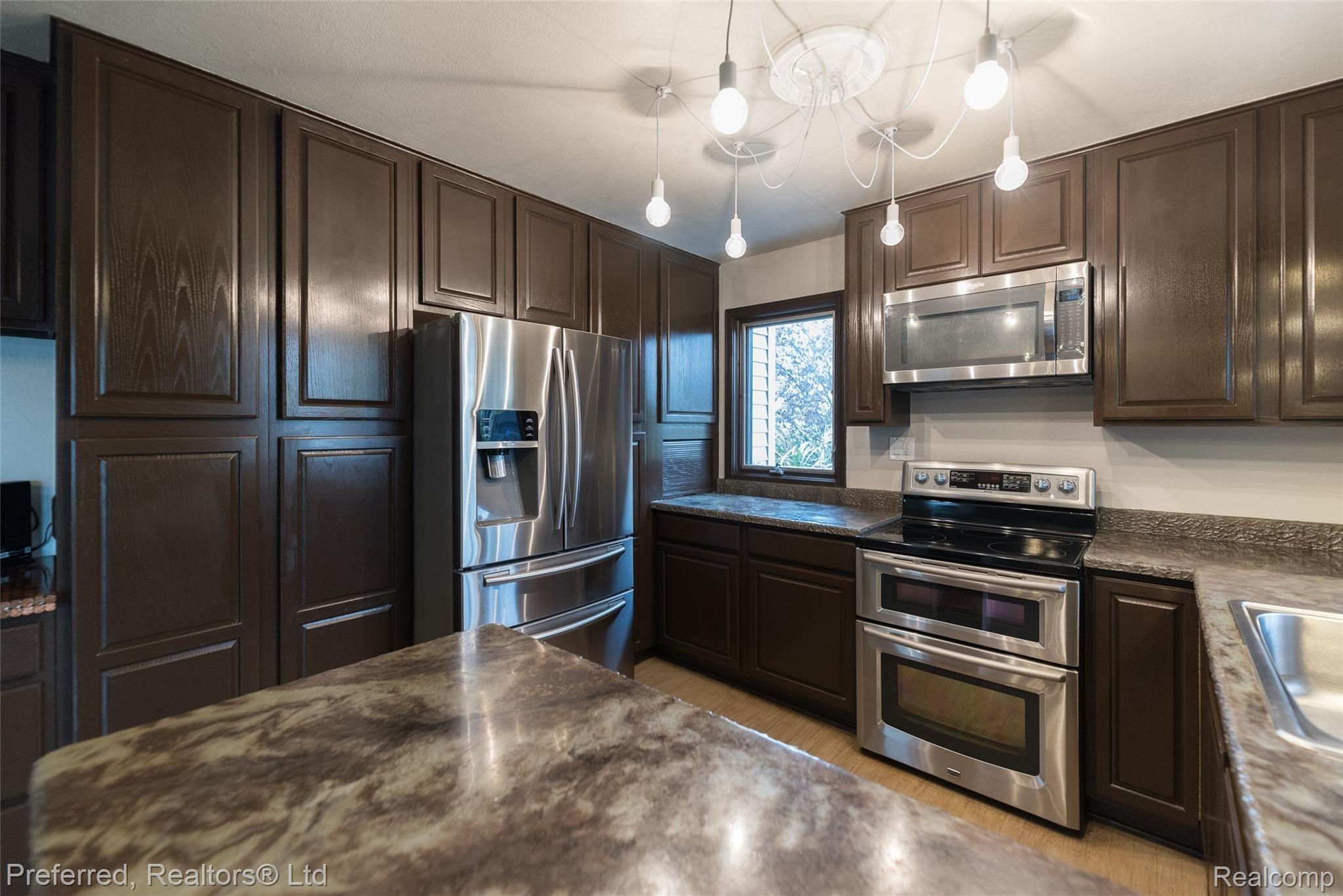 3127 Ripple Way White Lake, MI 48383 - Photo 10 of 43 DSC_2887.jpg