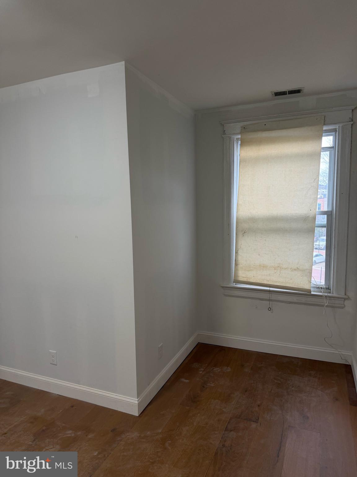 1224 Maryland Avenue Northeast, Unit 4 Washington, DC 20002 - Photo 11 of 11 an empty room with a window