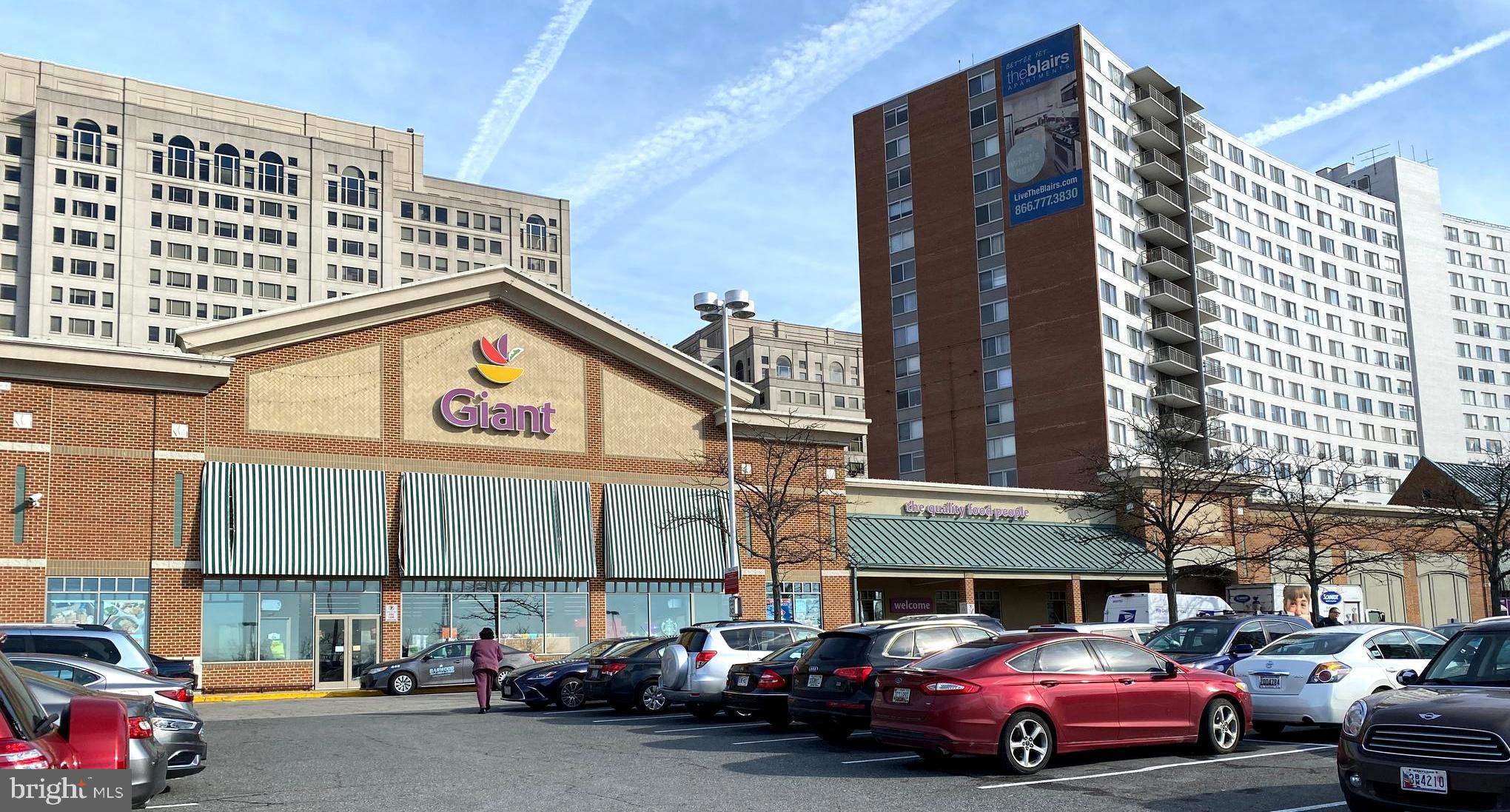 1334 Leegate Road Northwest Washington, DC 20012 - Photo 46 of 48 Nearby Giant Food Store