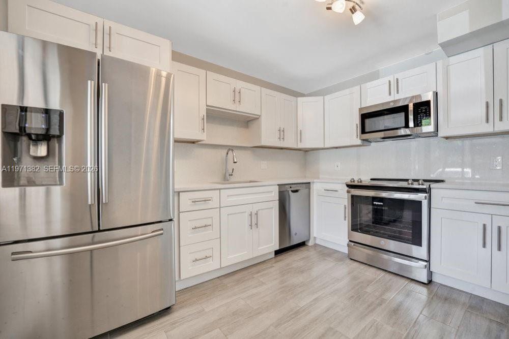 380 Racquet Club Road, Unit 105 Weston, FL 33326 - Photo 9 of 24