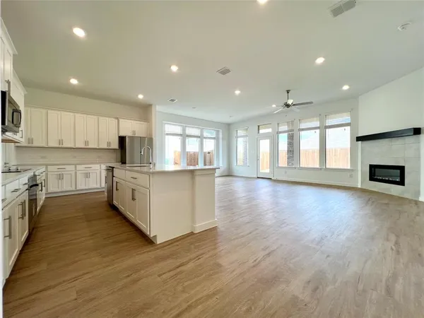 $2,350 | 130 Starfall Drive, Princeton, TX 75407