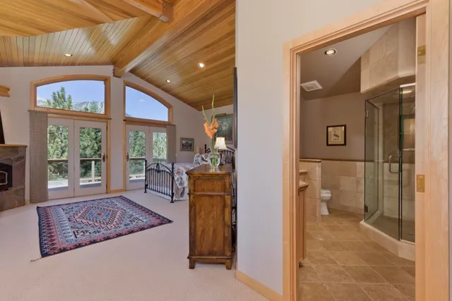 a view of an entryway