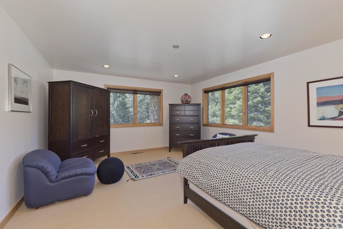 92 Garnet Street Mammoth Lakes, CA 93546 - Photo 34 of 50 Bedroom with light colored carpet and recessed lighting