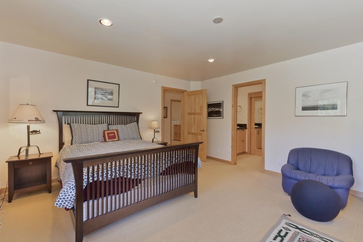 92 Garnet Street Mammoth Lakes, CA 93546 - Photo 35 of 50 Bedroom featuring light colored carpet and recessed lighting