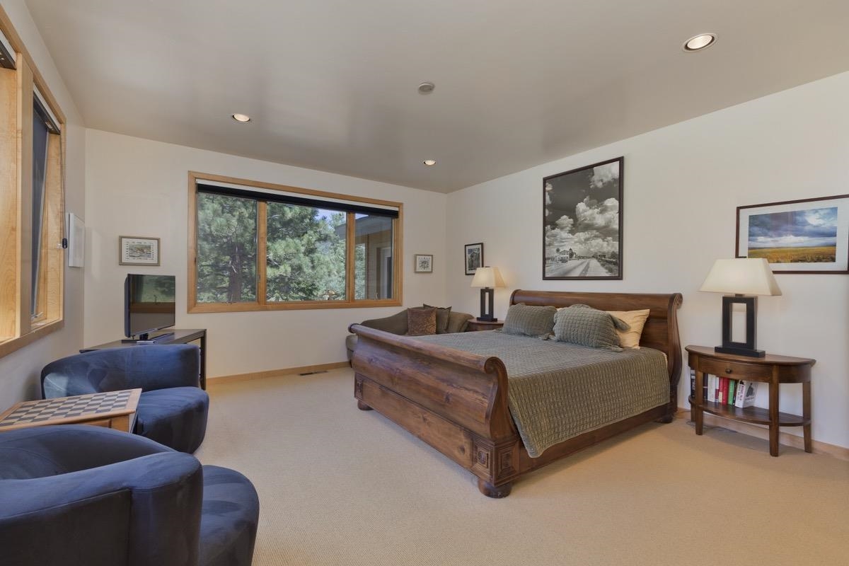 92 Garnet Street Mammoth Lakes, CA 93546 - Photo 37 of 50 Bedroom featuring light colored carpet and recessed lighting