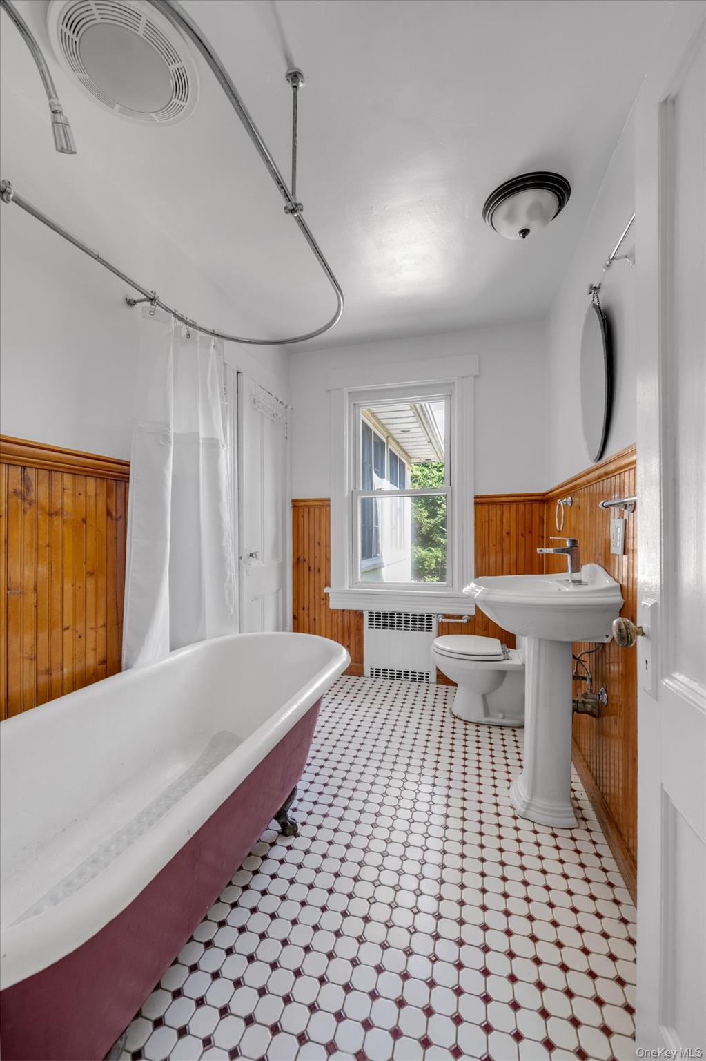 182 Berry Hill Road Syosset, NY 11791 - Photo 19 of 24