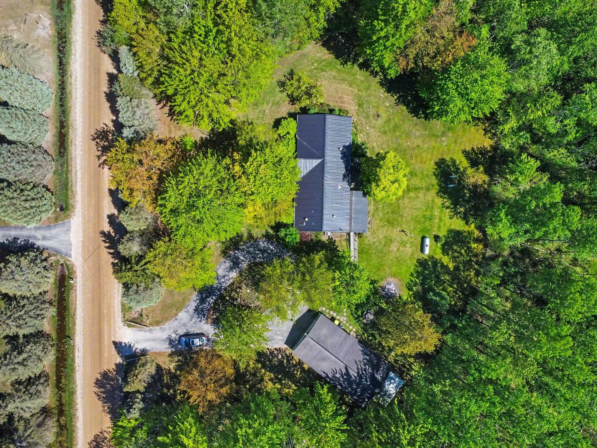 6954 North Magruder Road Beaverton, MI 48612 - Photo 2 of 25