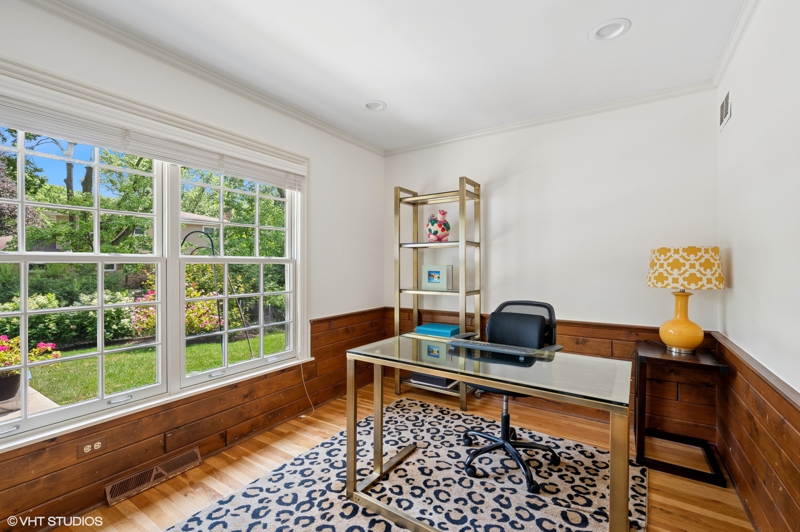 2445 Cherry Lane Northbrook, IL 60062 - Photo 11 of 30