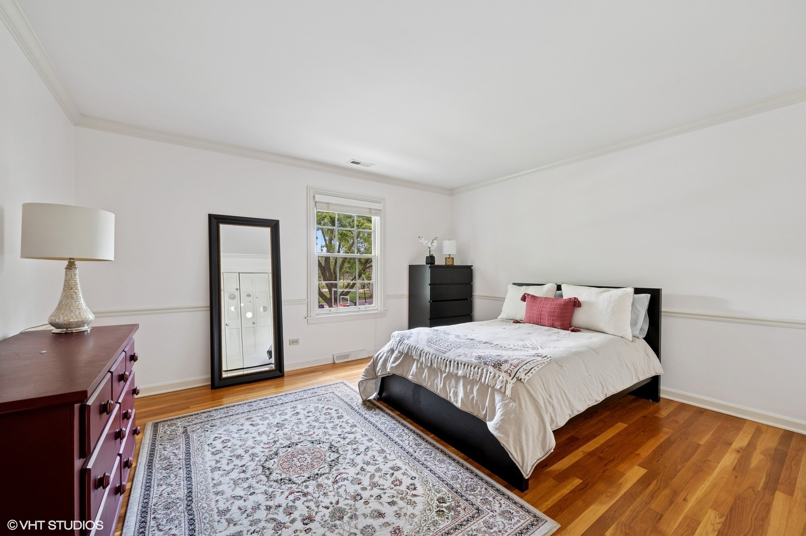 2445 Cherry Lane Northbrook, IL 60062 - Photo 16 of 30