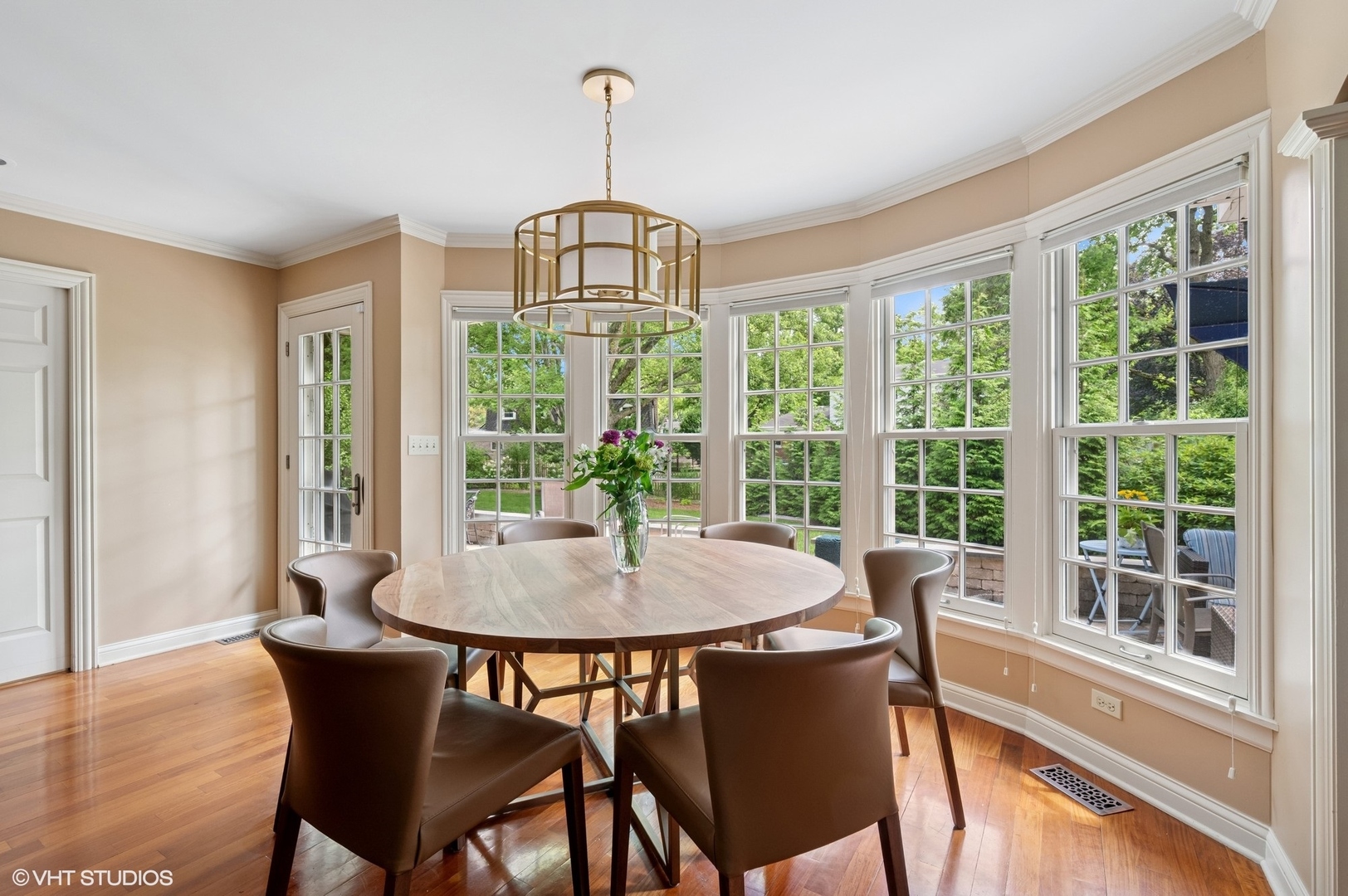 2445 Cherry Lane Northbrook, IL 60062 - Photo 8 of 30