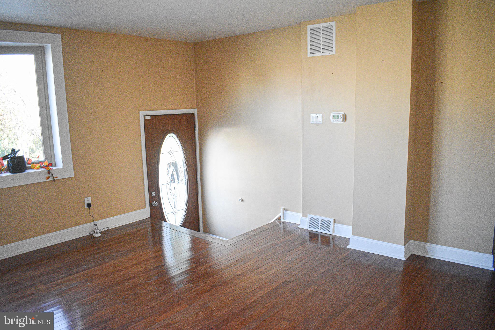11831 Brandon Road Philadelphia, PA 19154 - Photo 2 of 22 Gallery Image 2