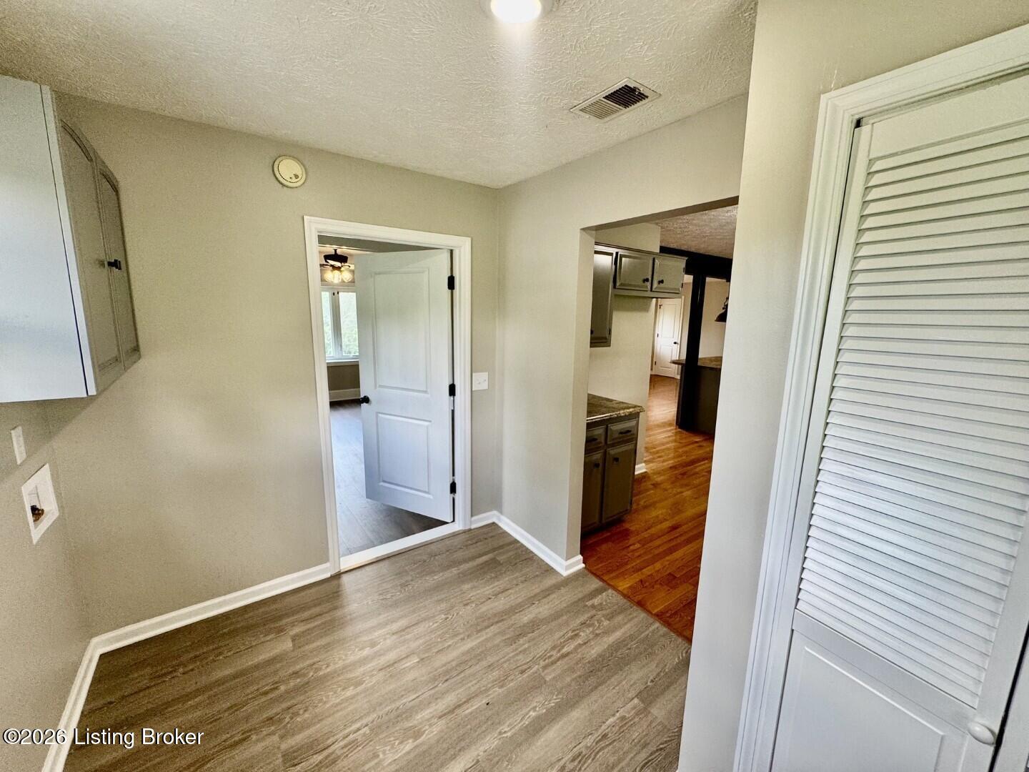 9867 Pottsville Road Springfield, KY 40069 - Photo 25 of 36 025_Laundry Room
