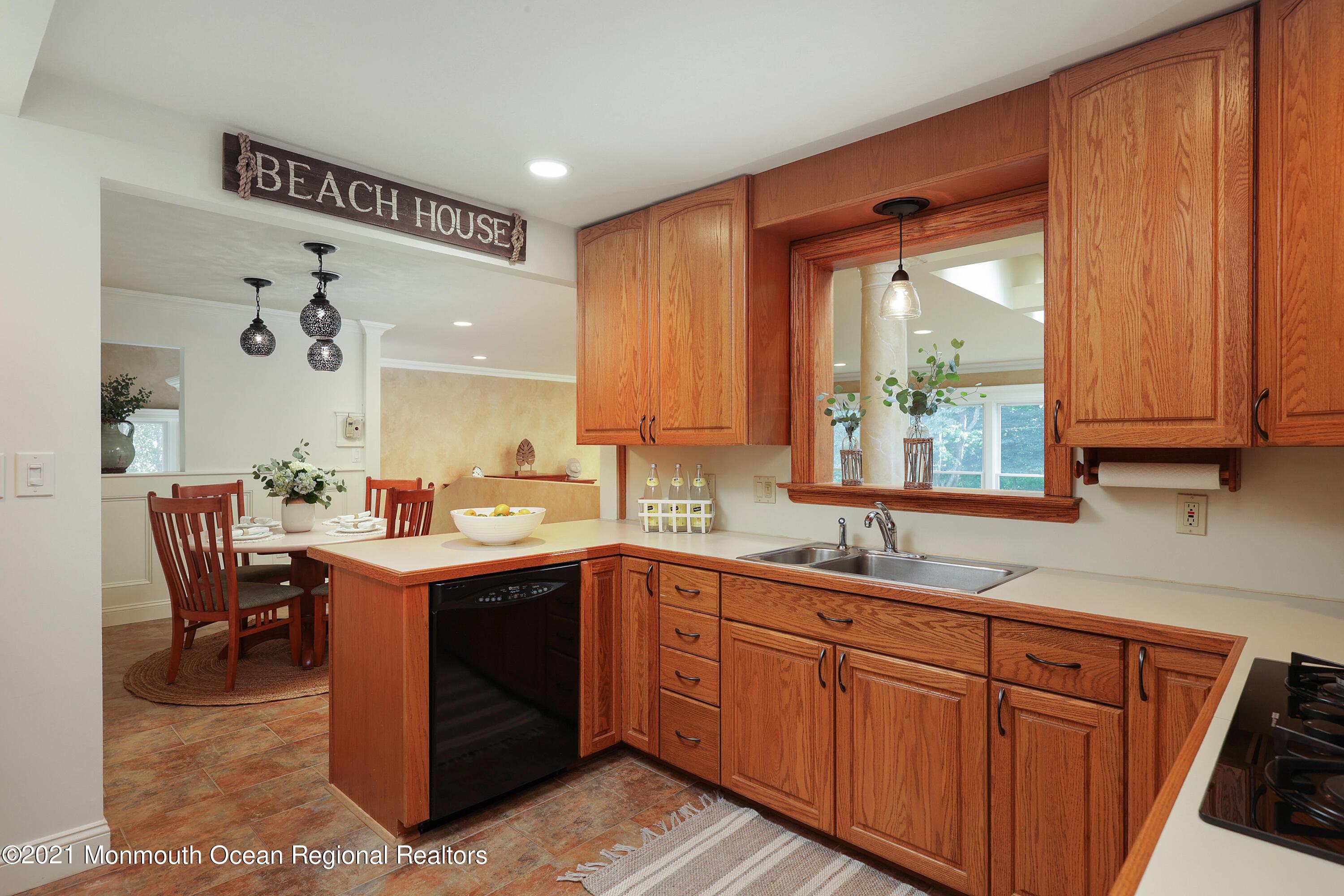 85 Harvard Road Fair Haven, NJ 07704 - Photo 12 of 39 758A9408