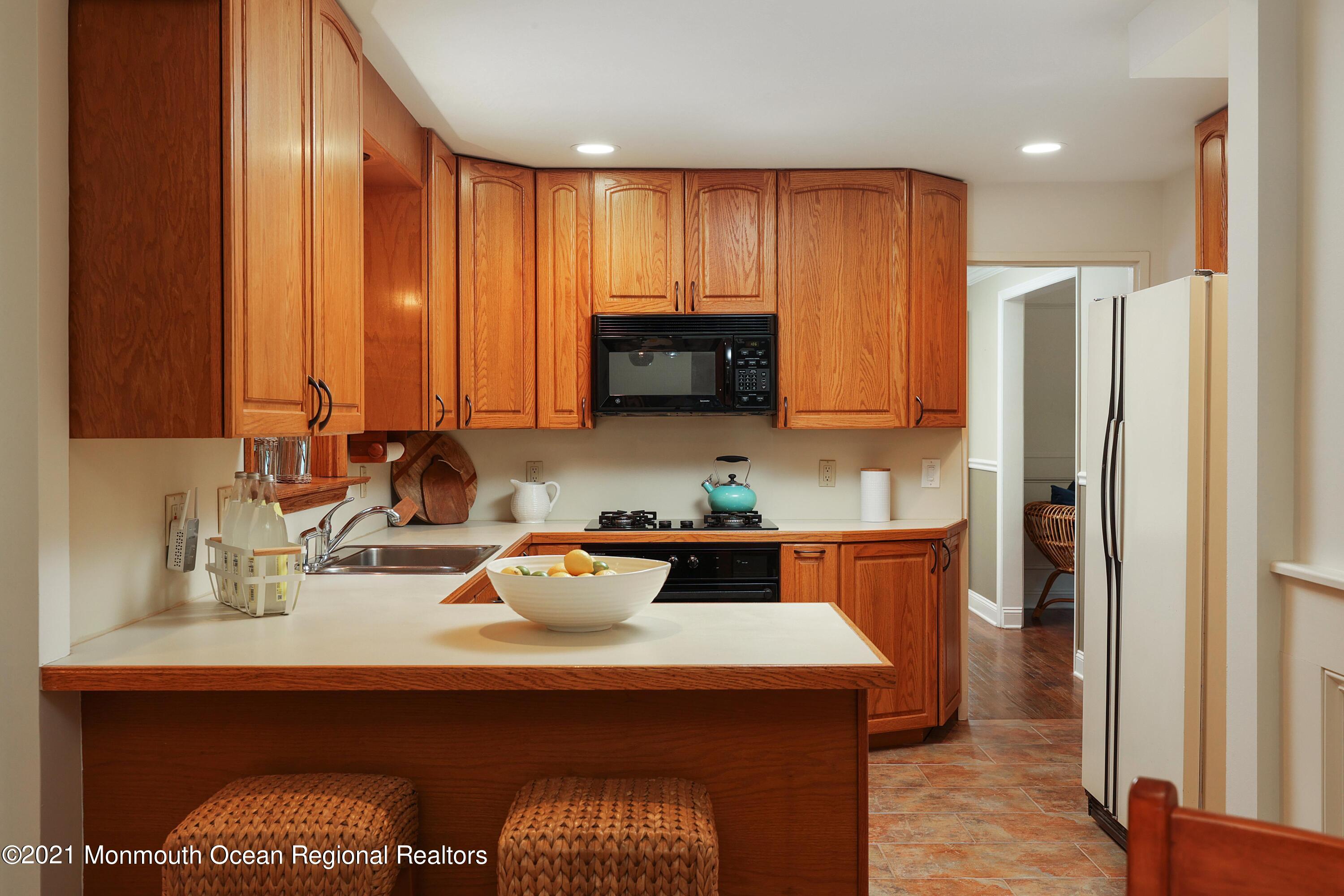 85 Harvard Road Fair Haven, NJ 07704 - Photo 14 of 39 758A9435
