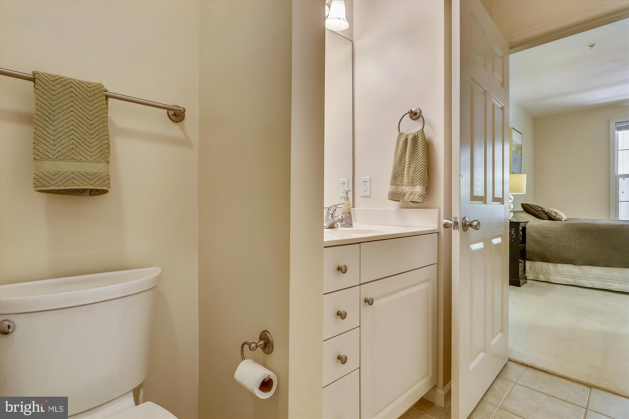 7 Booth Street, Unit 211 Gaithersburg, MD 20878 - Photo 11 of 33 Bathroom