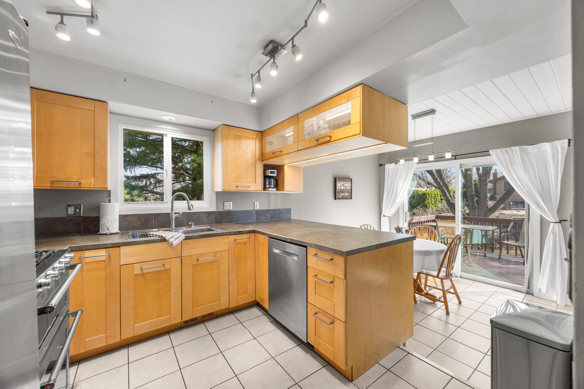 650 Gramsie Road Shoreview, MN 55126 - Photo 20 of 68