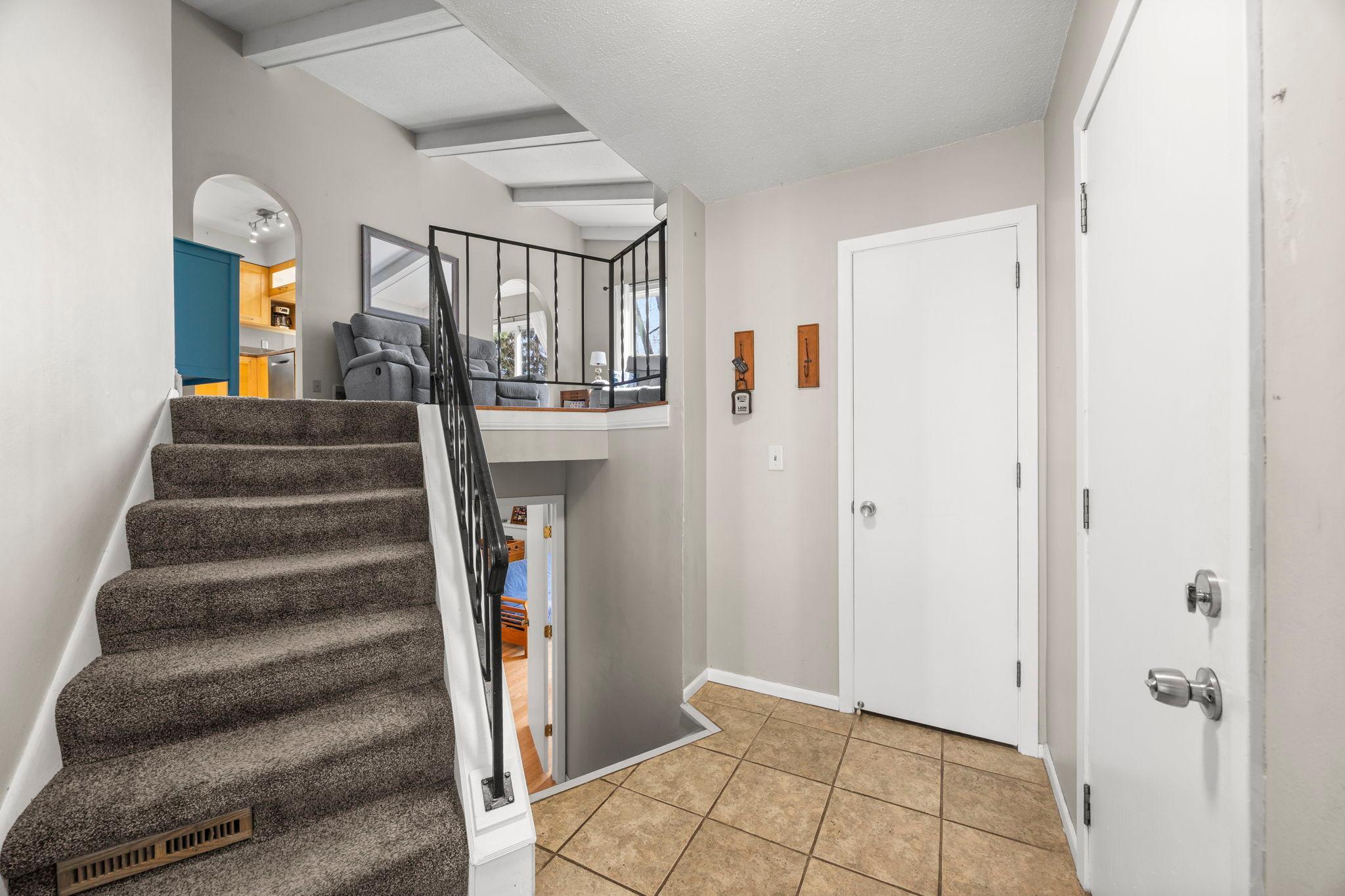 650 Gramsie Road Shoreview, MN 55126 - Photo 4 of 68