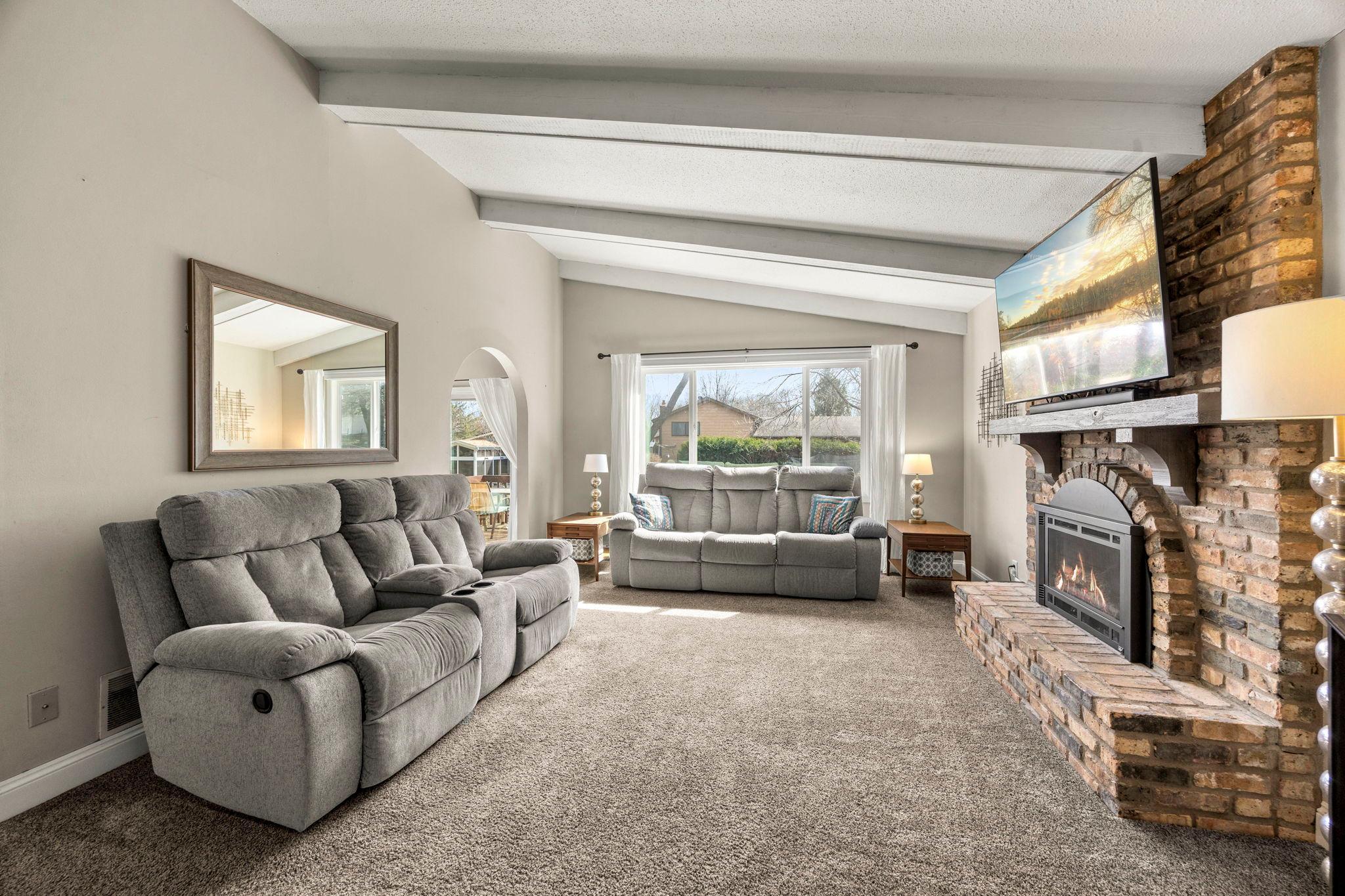 650 Gramsie Road Shoreview, MN 55126 - Photo 5 of 68