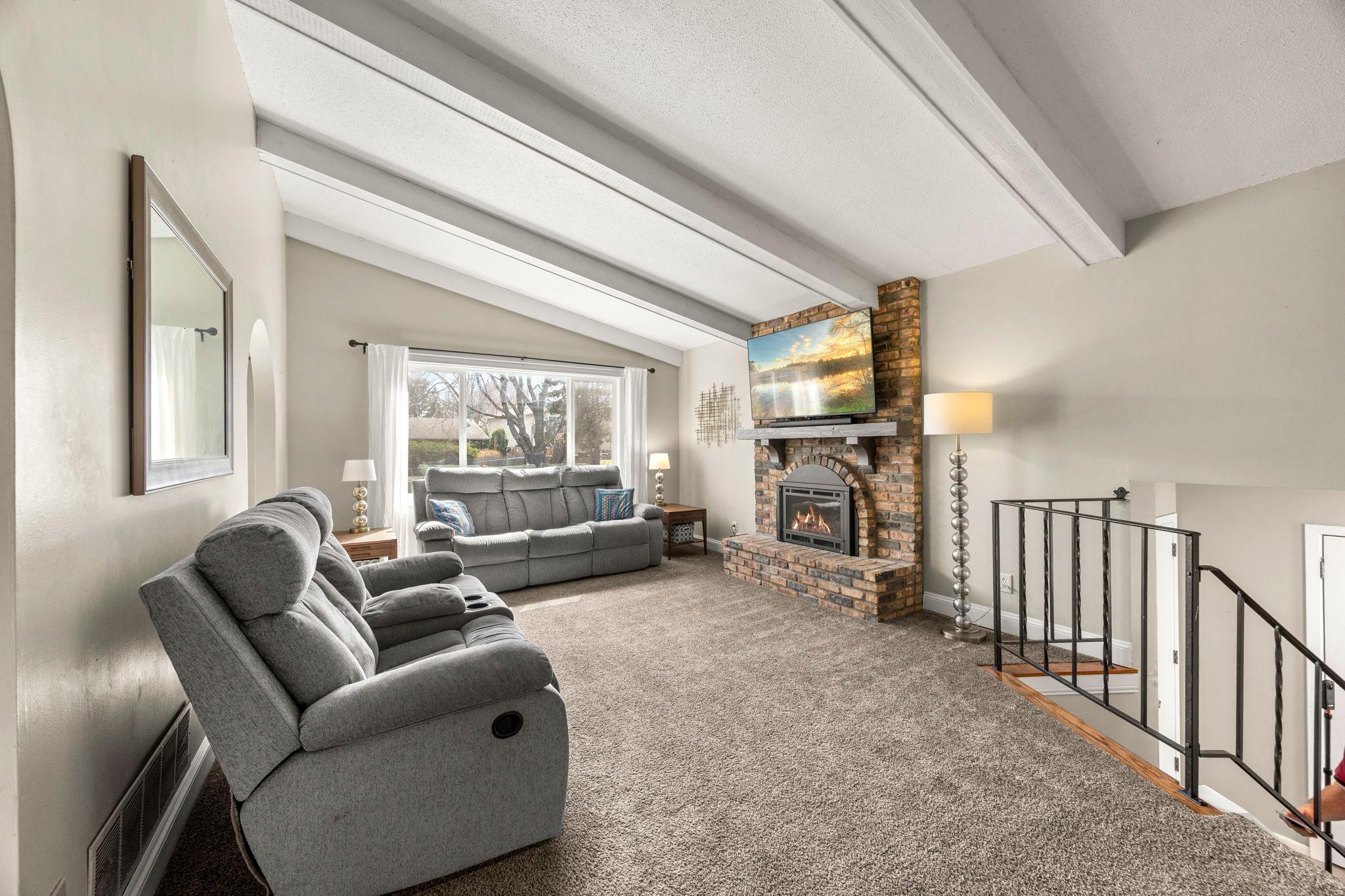 650 Gramsie Road Shoreview, MN 55126 - Photo 6 of 68