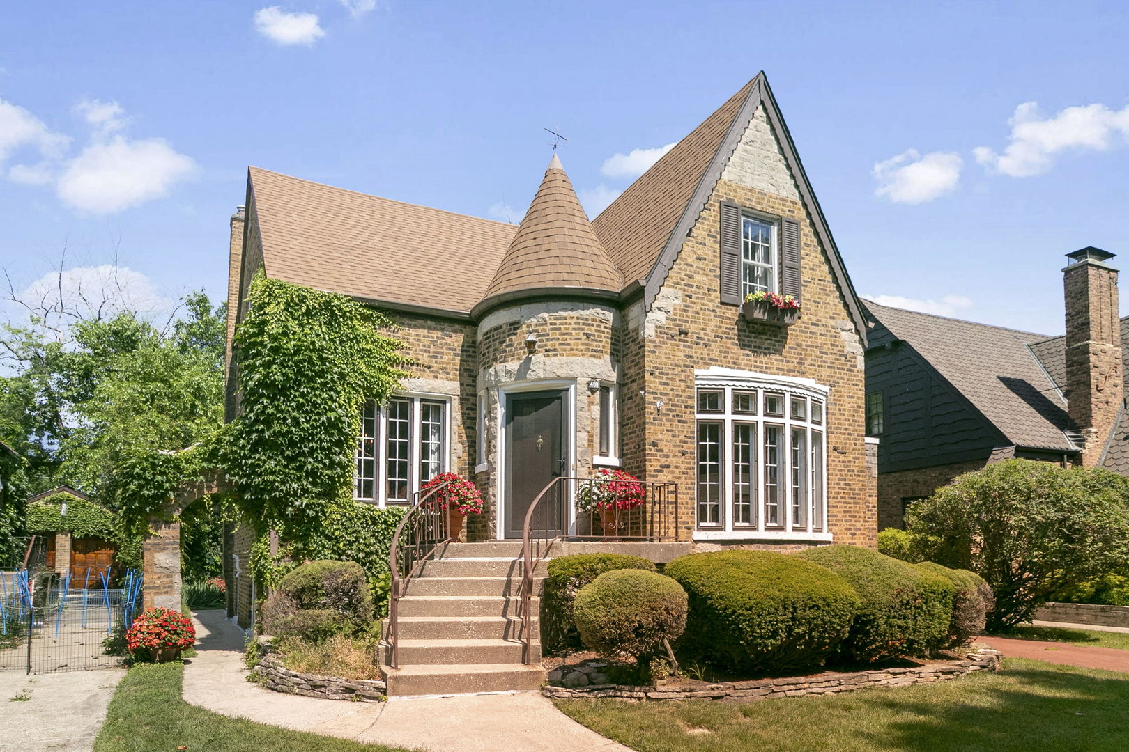 400 Selborne Road Riverside, IL 60546 - Photo 1 of 33