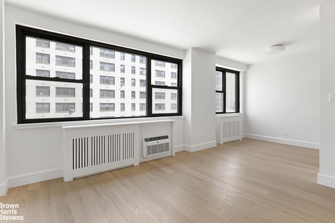 233 East 69th Street, Unit 8I Manhattan, NY 10021 - Photo 6 of 12