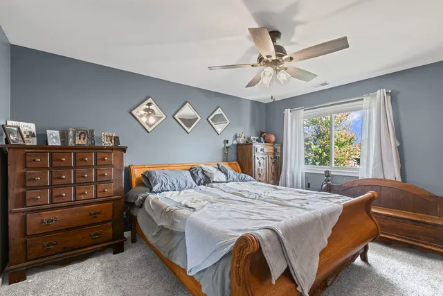 $359,000 | 1549 Hollytree Lane, Crystal Lake, IL 60014