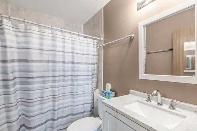 $359,000 | 1549 Hollytree Lane, Crystal Lake, IL 60014