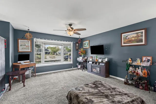 $359,000 | 1549 Hollytree Lane, Crystal Lake, IL 60014