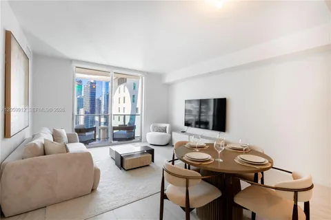 $999,000 | 77 Southeast 5th Street, Unit 3308, Miami, FL 33131