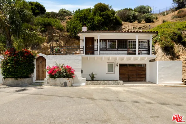 $1,049,000 | 3305 Hillock Drive, Los Angeles, CA 90068