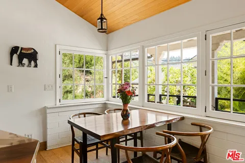 $1,099,000 | 3305 Hillock Drive, Los Angeles, CA 90068