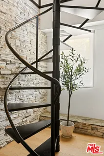 $1,099,000 | 3305 Hillock Drive, Los Angeles, CA 90068