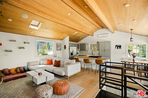 $1,099,000 | 3305 Hillock Drive, Los Angeles, CA 90068