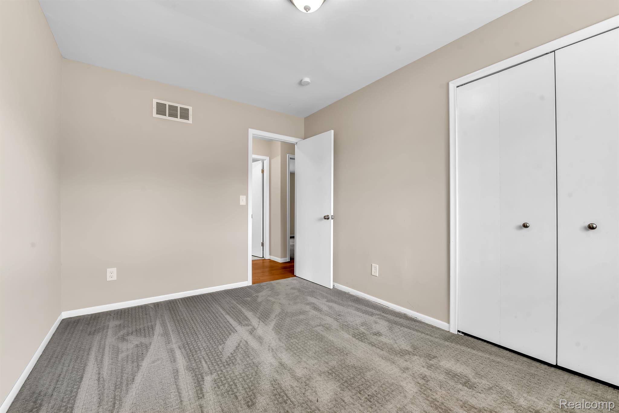 14182 Inkster Road Redford, MI 48239 - Photo 14 of 26 Gallery Image 14