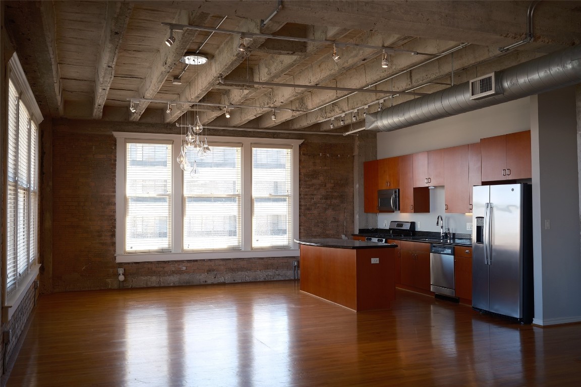 201 Main Street, Unit 6G Houston, TX 77002 - Photo 5 of 14