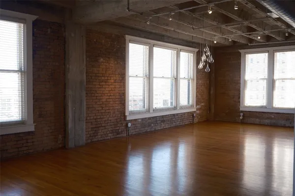 $2,700 | 201 Main Street, Unit 6G, Houston, TX 77002