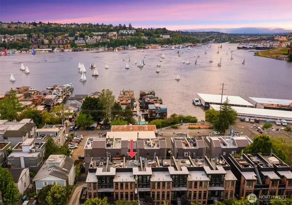 a picture of city view