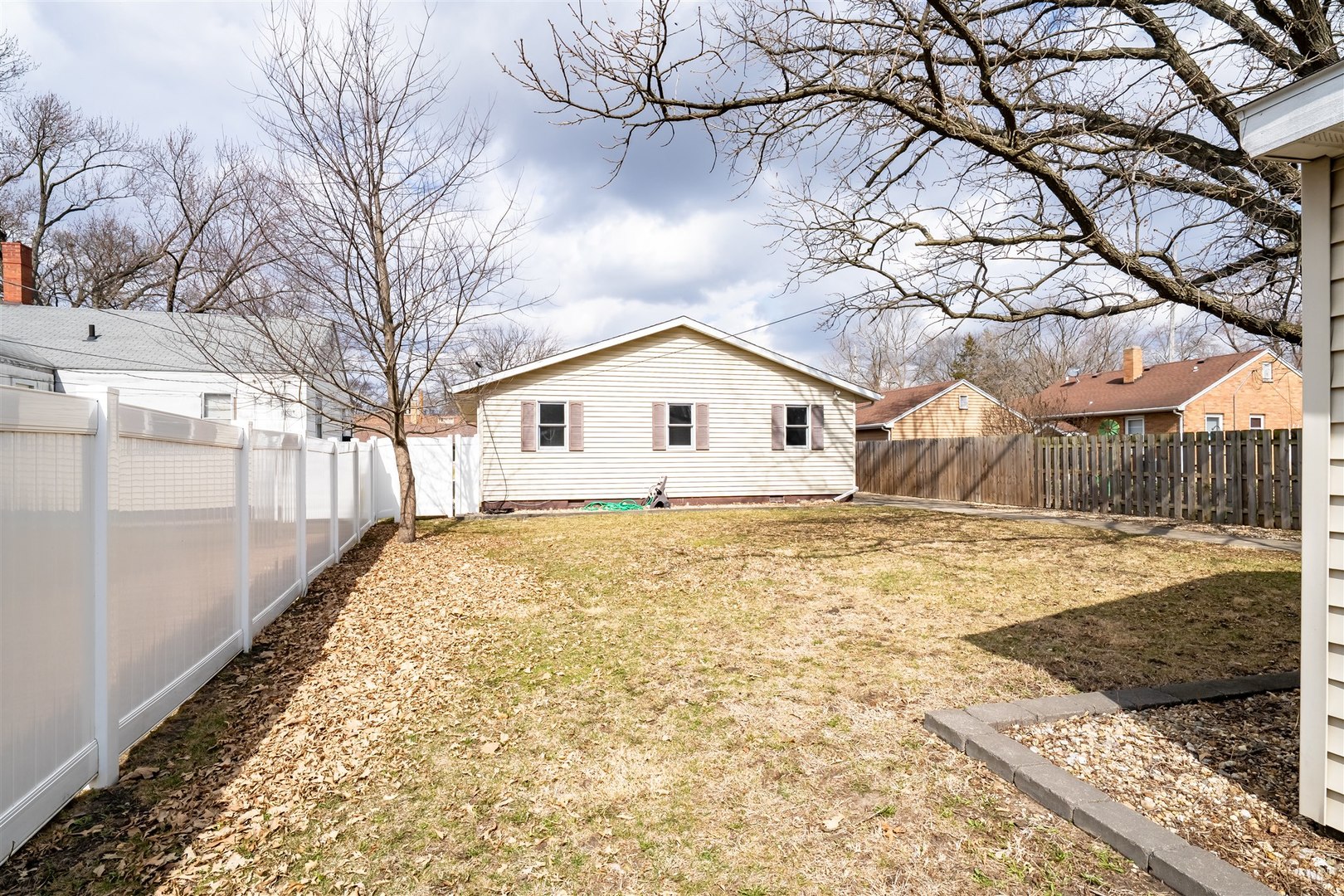 409 East Delaware Street Dwight, IL 60420 - Photo 27 of 31 a bathroom with a sink and yard
