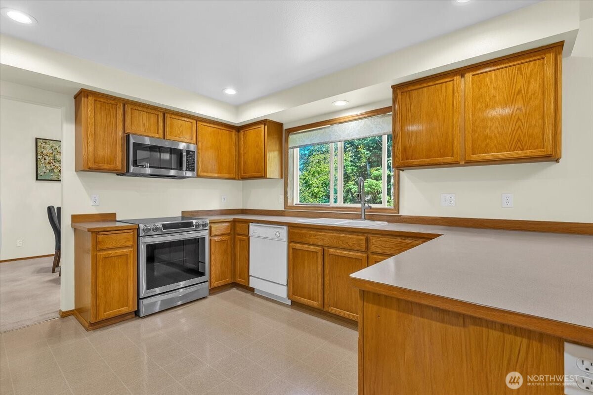 3124 201st Street Southeast Bothell, WA 98012 - Photo 6 of 38