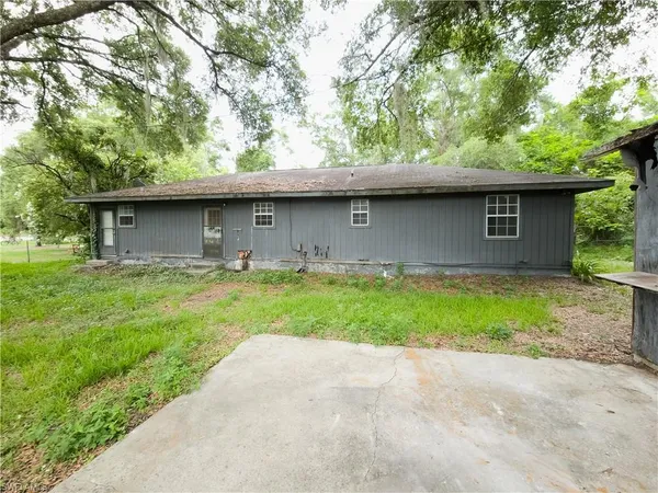 a front view of house with yard