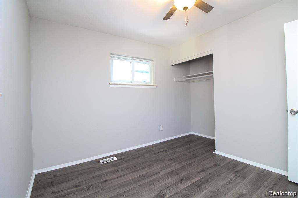 19169 Inkster Road Livonia, MI 48152 - Photo 13 of 29