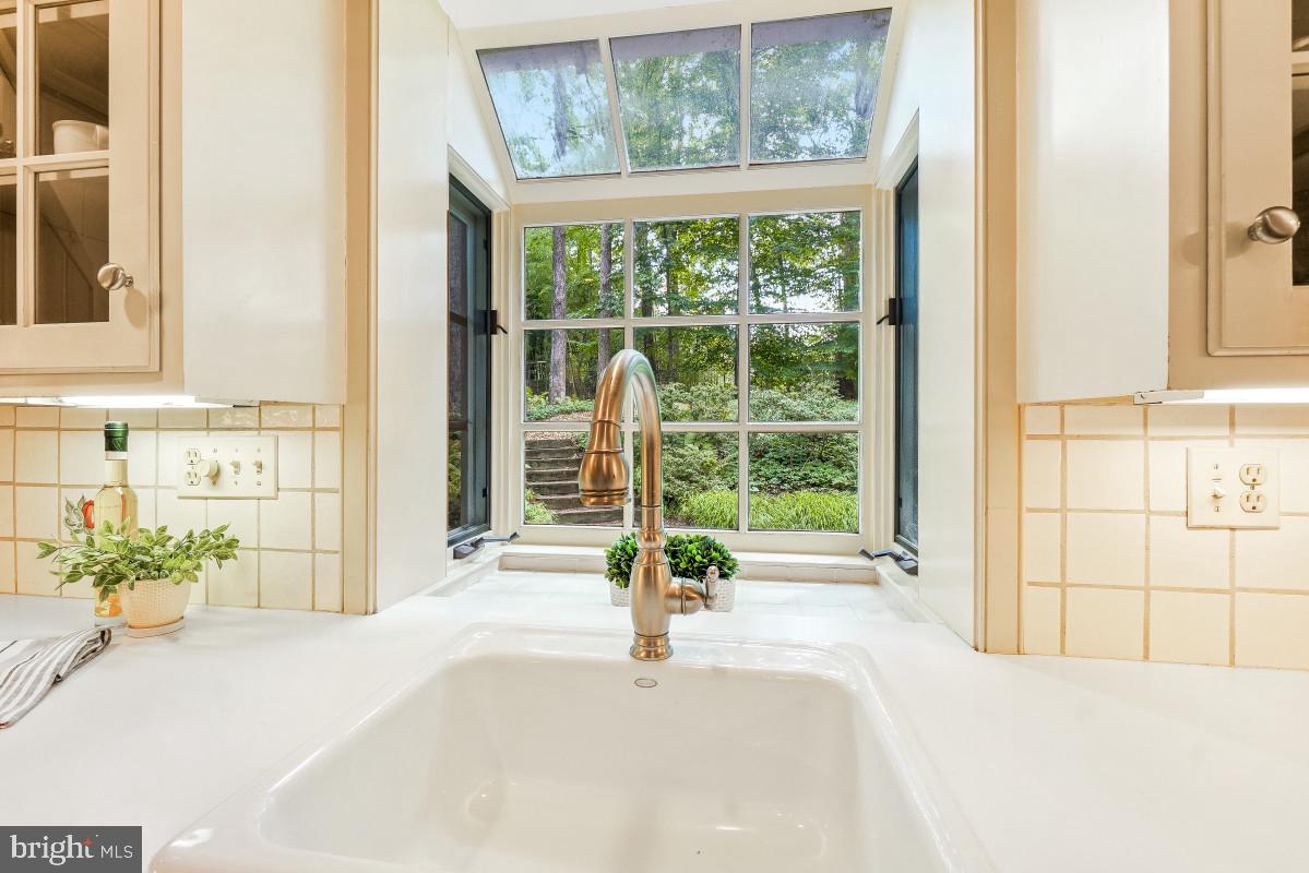 8006 Greentree Road Bethesda, MD 20817 - Photo 16 of 44 Kitchen View