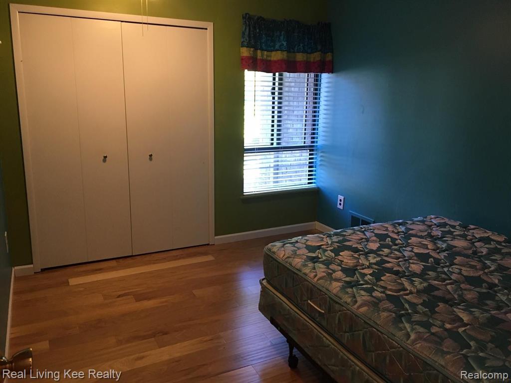 1422 Oakbrook Rochester Hills Rochester, MI 48307 - Photo 27 of 33